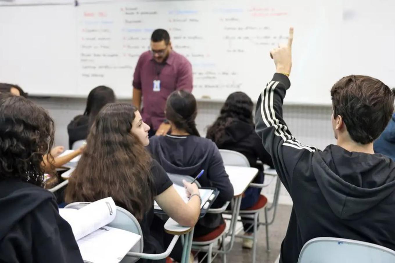 Pé-de-Meia e Novos Incentivos para Formação de Professores